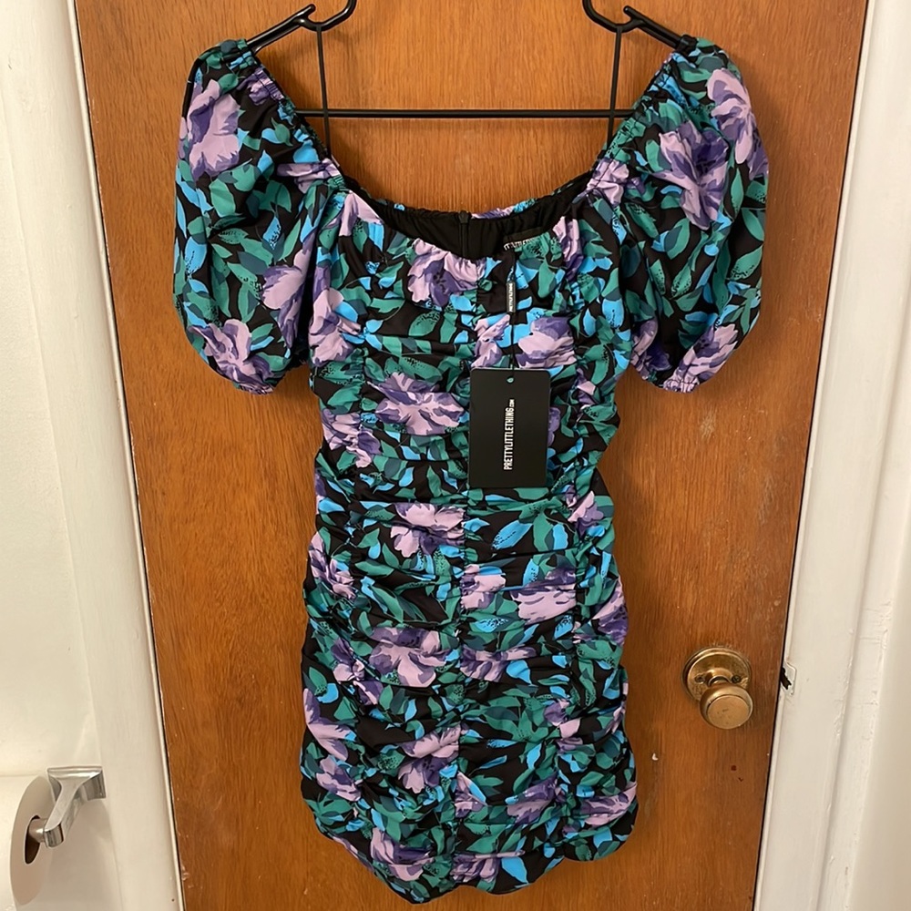 PrettyLittleThing Floral Ruched Mini Dress - Picture 7 of 9